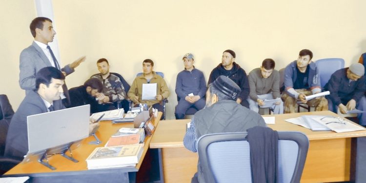 Суҳбату вохӯрӣ бо шаҳрвандаони бозгашта дар Ҷамоати шаҳраки Туси ноҳияи Шаҳритус