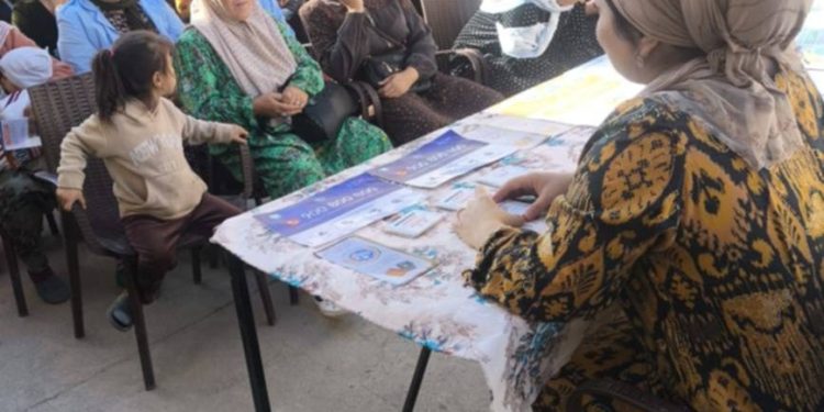 Вохӯрии навбатӣ бо сокинони касбу кори гуногун дар деҳаи Самарқанди шаҳри Турсунзода